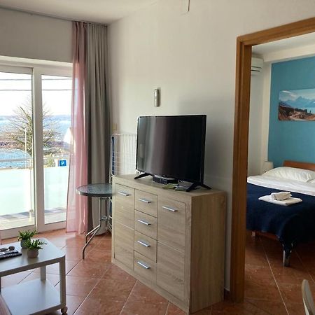 Apartments Ivančić Novi Vinodolski Buitenkant foto