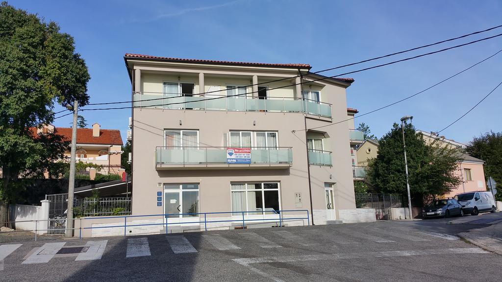 Apartments Ivančić Novi Vinodolski Buitenkant foto