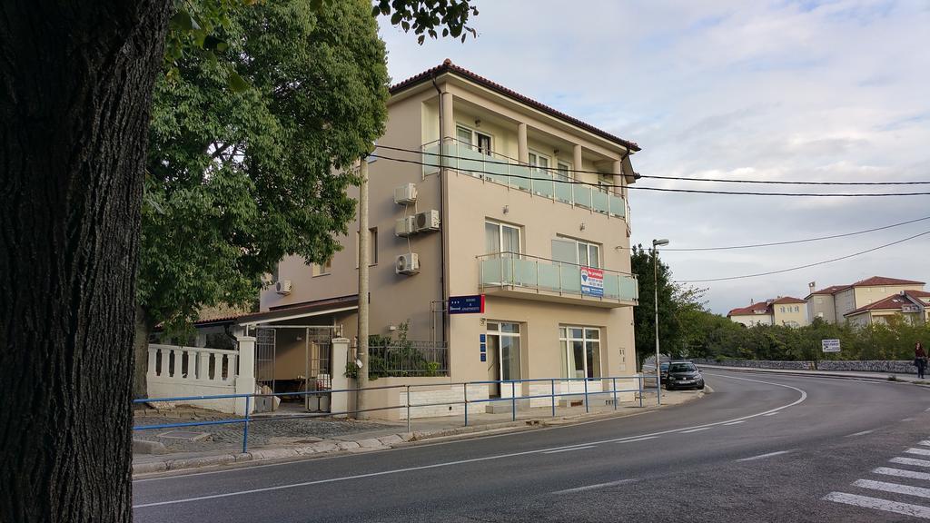 Apartments Ivančić Novi Vinodolski Buitenkant foto