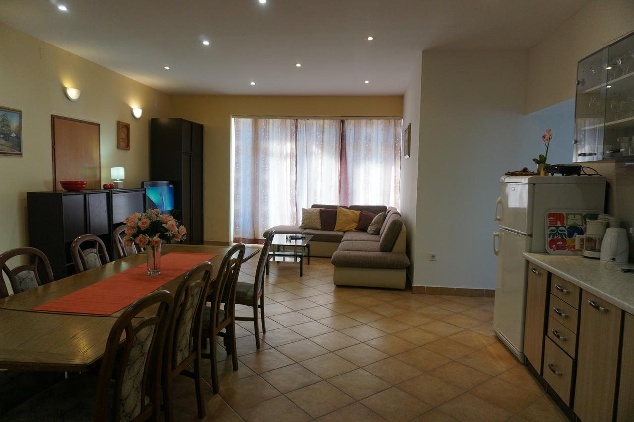 Apartments Ivančić Novi Vinodolski Buitenkant foto