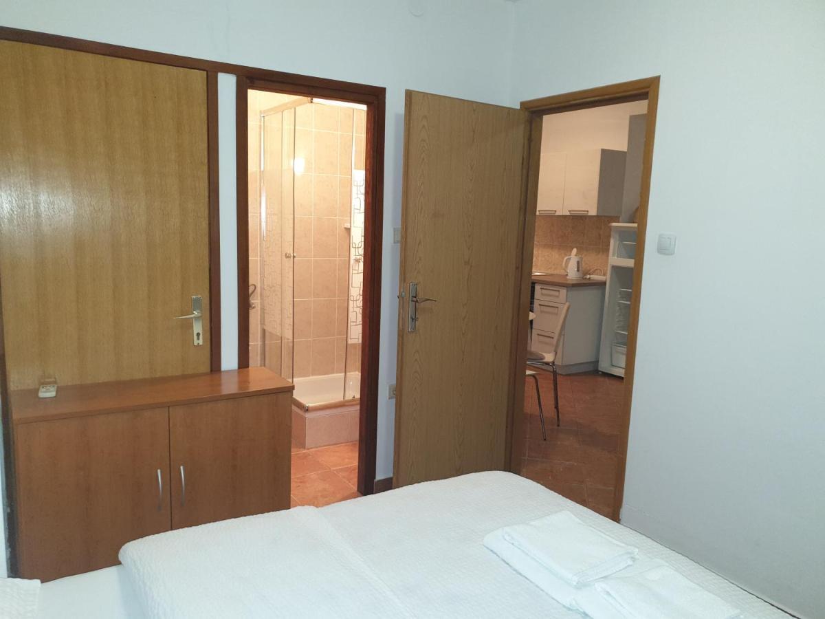 Apartments Ivančić Novi Vinodolski Buitenkant foto